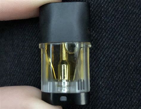 can anyone look and see if this Stiiizy pod is legit? does the coil