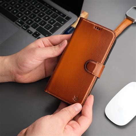 Selecting The Best Leather Phone Cases for Style and Protection?