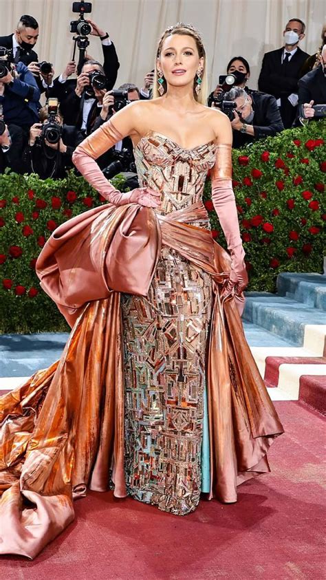 The 28 Most Iconic Met Gala Looks of All Time | Celebrity dresses, Met ...