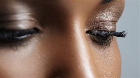 Vampire Skin is the Not-So-Scary Beauty Trend That Takes Ages Off Your ...