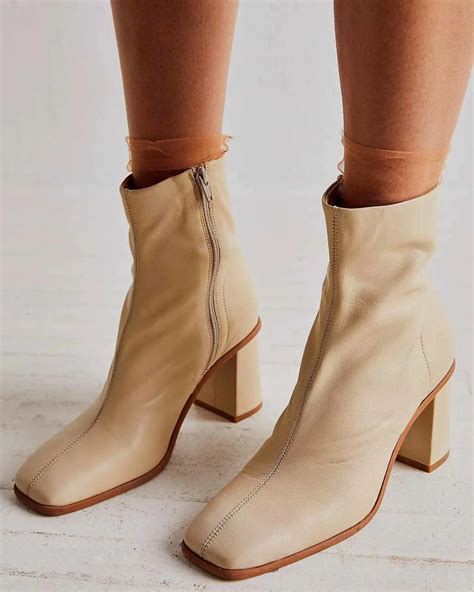 How to Wear Socks with Ankle Boots: 9 Best Socks for Ankle Boots