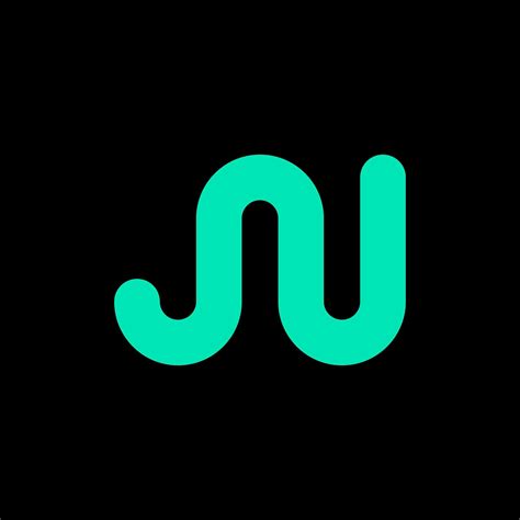 ¿Ya sabes con quién vivir el Año Nuevo en Caloré? 🕺🪩 Despide el 2025 en