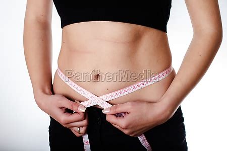 measuring waist - Lizenzfreies Bild #11546855 | Bildagentur PantherMedia