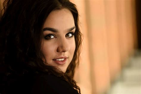 Hot Face Models Female Wallpaper