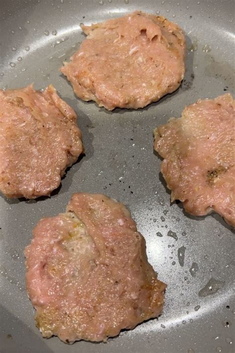 how to make chicken sausage patties