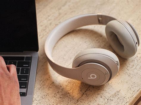 Beats’ Studio Pro — almost-awesome veryday headphones