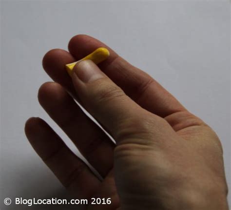 how to put in foam ear plugs