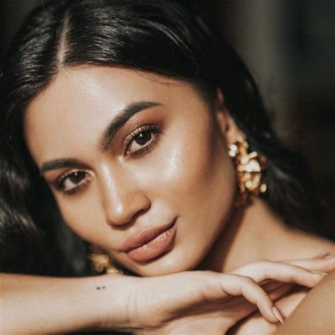 miliki bibir tebal  artis cantik  dinilai punya bentuk