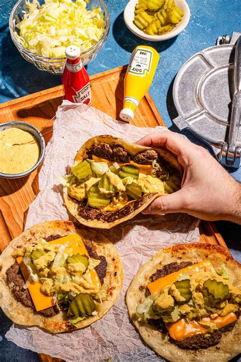 Smash burgers sur tortillas façon Big Mac | Bon pour toi : Bon pour toi