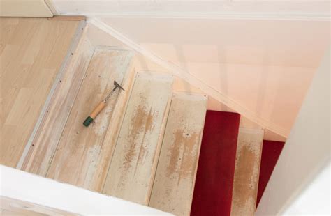 Treppe abschleifen auf 2 Arten ∗ Anleitung, Videos und Tipps