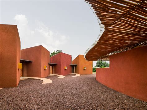 Léo Doctors’ Housing, Diébédo Francis Kéré architecte, 2019, Léo
