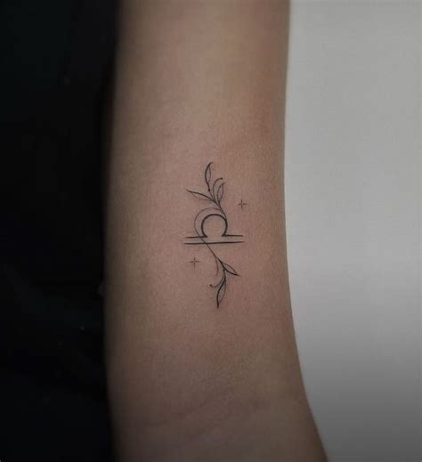 Тату весы | Hand tattoos for women, Tattoos for women, Hand tattoos