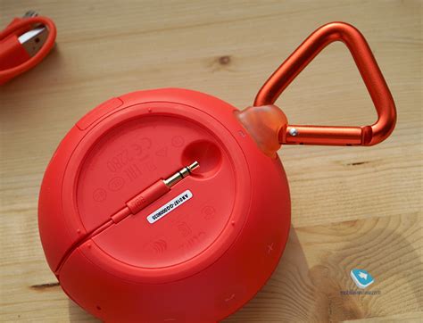 Mobile-review.com Обзор колонки JBL Clip 2