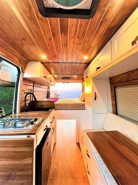95 Small Camper Van Interior Ideas to Maximize Your Space - Vandemic ...