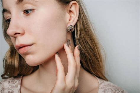 Серьги сделаны по узору с древнерусского Княжеского перстня. Зернь ...