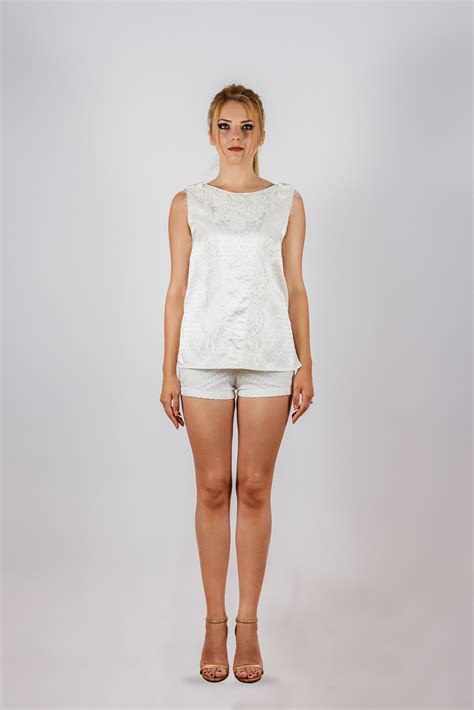 TOP: 220 RON, size S/M SHORTS: 190 RON, size S/M SHOP THE LOOK: 360 RON