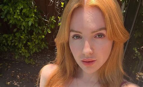 Scarlett Jones - Bio, Age, Height, Wiki | Models Biography