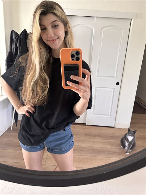 Teeth Tapping ASMR : r/FrivolousFox