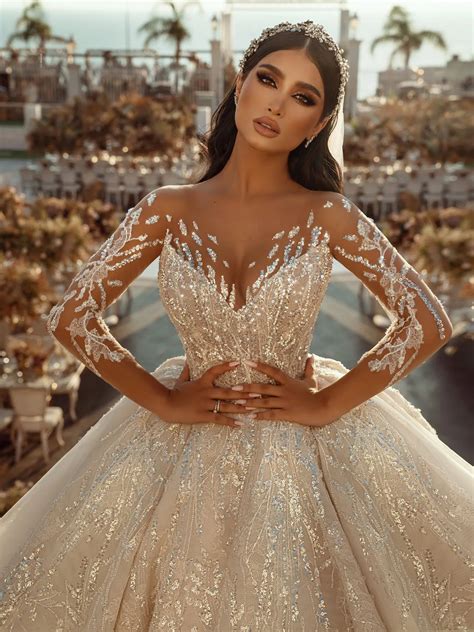 Princess Ball Gown Wedding Dress V Neck Strapless Appliques Sequins