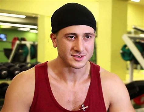 Брюс Хлебников – Википедия, биография