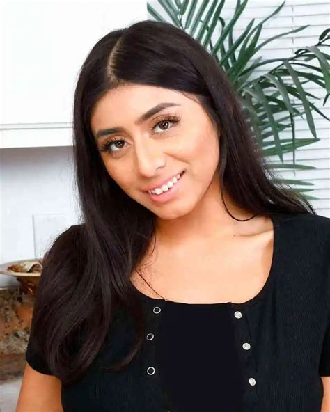 Violet Myers - Wiki, Biography, Age, Height, Career, Photos & more