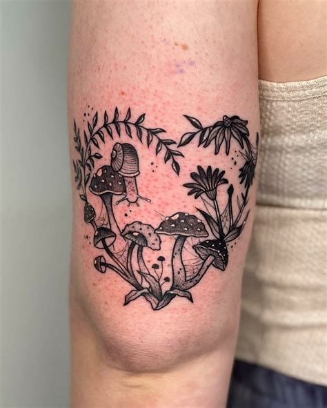 mushroom tattoo ideas 8
