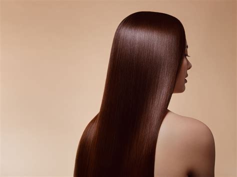 Glossing für die Haare: Das Glanz- und Farbtreatment