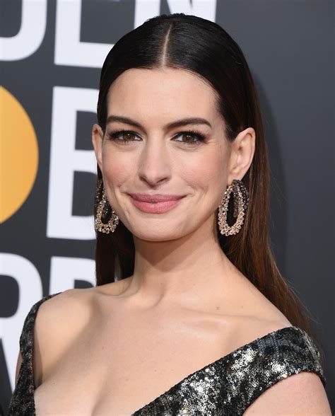 Why is Anne Hathaway so much hated by a big portion of Internet? I