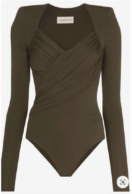 Pin de Betül Gökkaya en b | Ropa de moda, Ropa bonita para mujer, Ropa