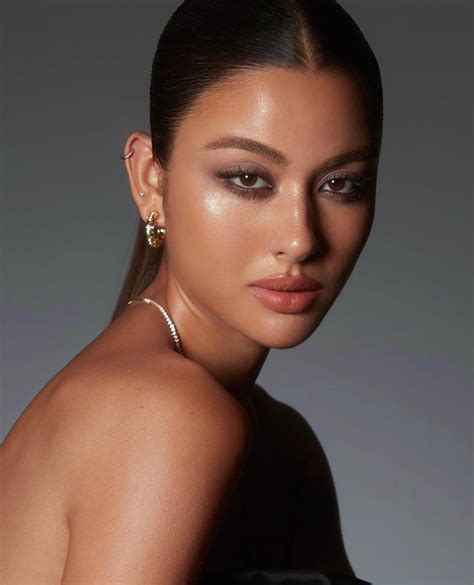 Russian girl Elena is a TOP escort model in Los Angeles.