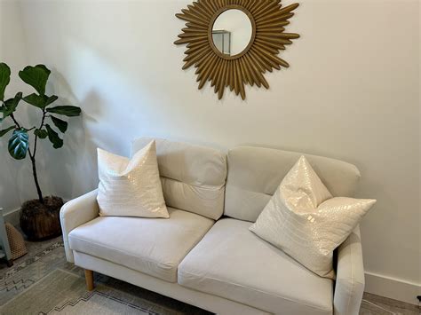 Professional Profile and Career History of Lindsey Lee 9