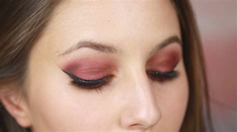 Red Eyeshadow Makeup Tutorial | Shameless Fripperies