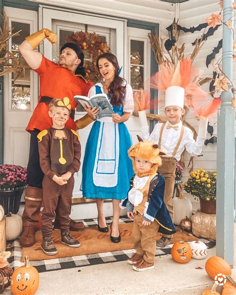 We explain how to coordinate family halloween costumes for different ages 1