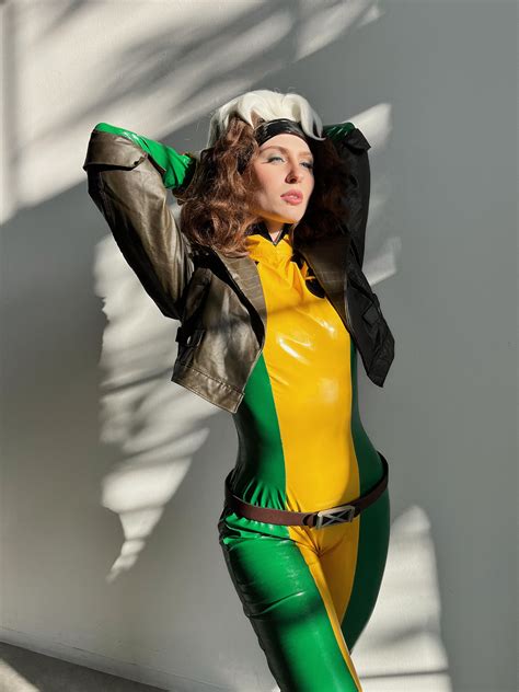 Rogue by Maria Muller : r/cosplaygirls