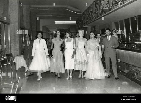 1956 fashion hi-res stock photography and images - Alamy