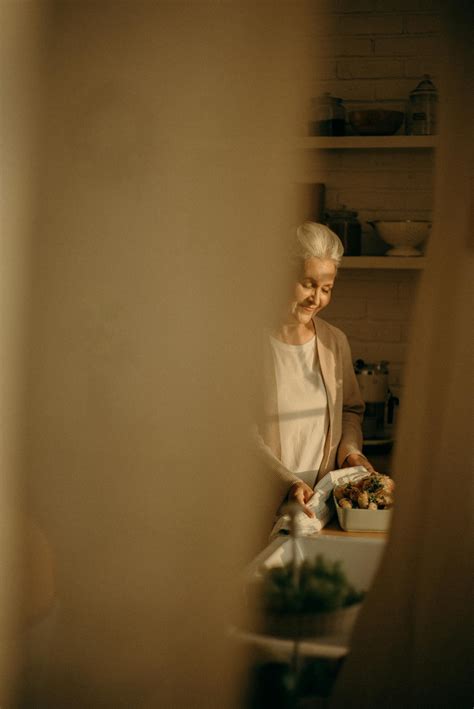 Woman in Kitchen · Free Stock Photo