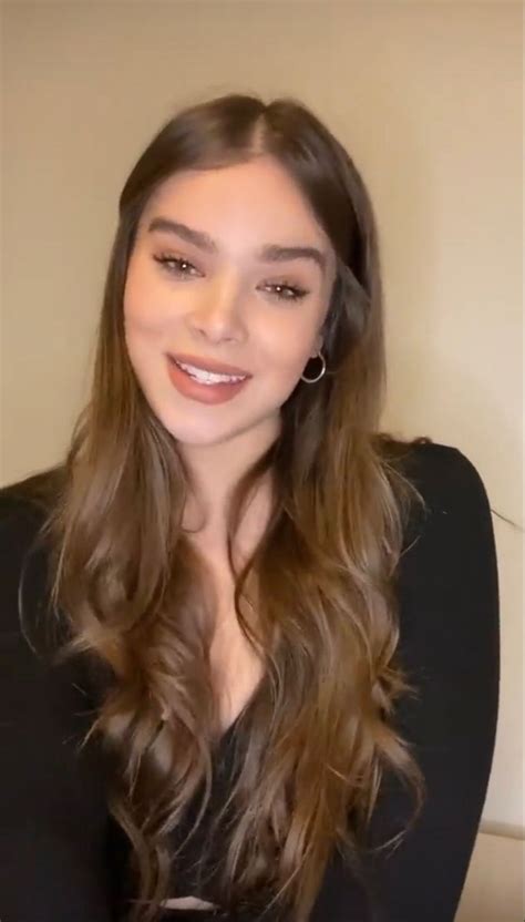 Pin on Hailee Steinfeld | Hailee steinfeld hair, Hailee steinfeld style ...