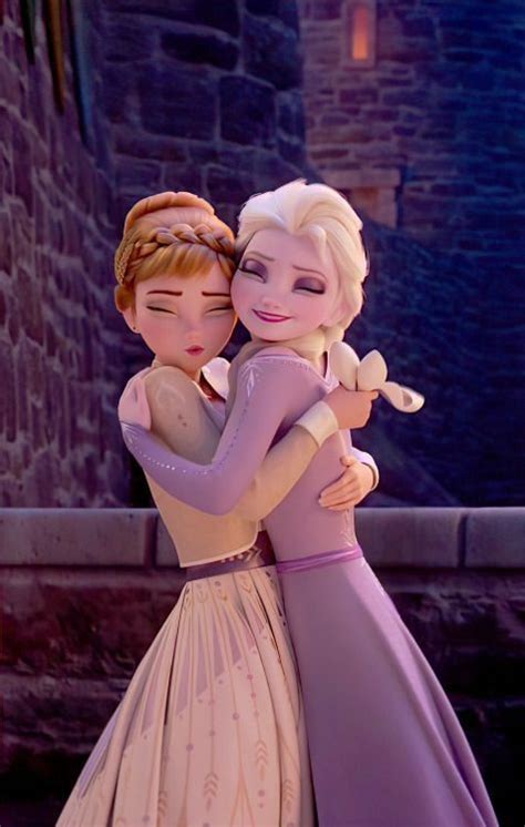 Anna And Elsa Hugging – Telegraph