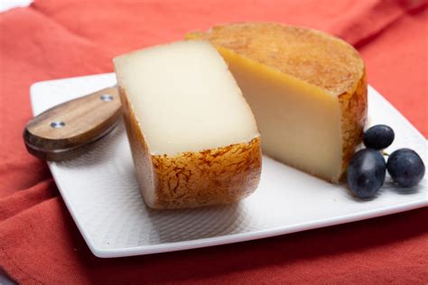 Pecorino italiano: storia, come si fa e quali sono i migliori d'Italia