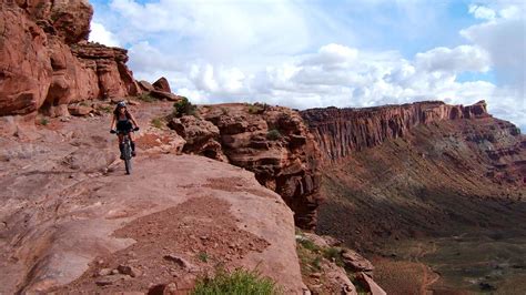 Moab Day Tours - Mountain Biking - Escape Adventures