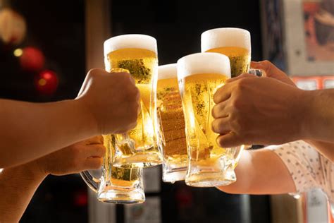 「乾杯」の写真素材 | 1,483,450件の無料イラスト画像 | Adobe Stock