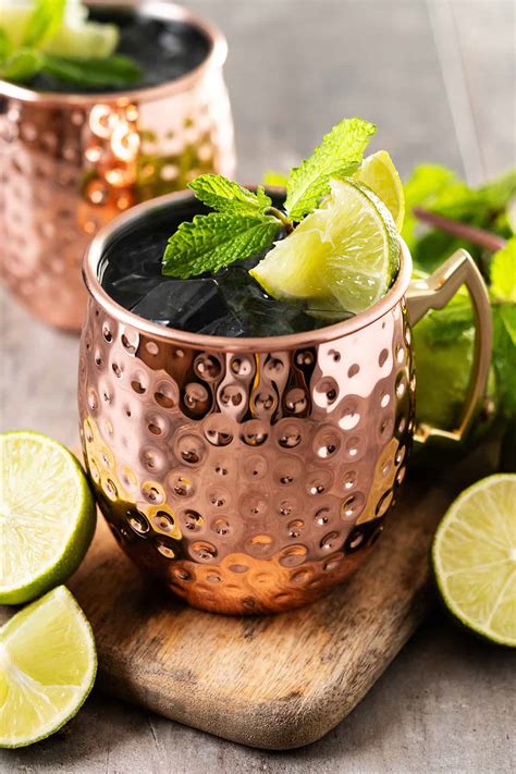 Moscow Mule Cocktail Recipe - HowdyKitchen
