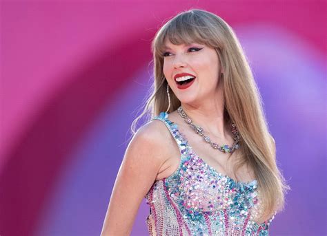 taylor swift biography  age height weight boyfriend family net