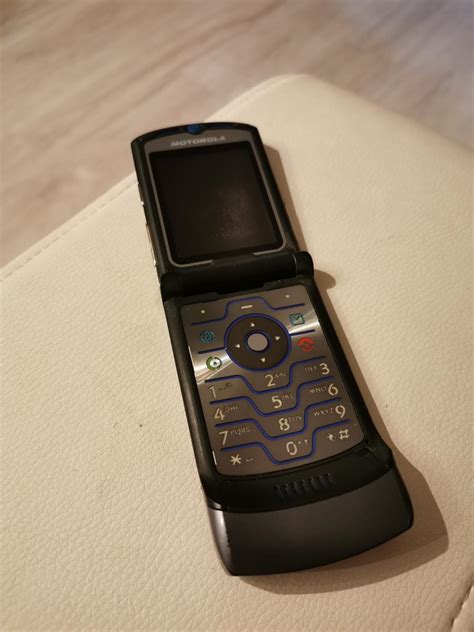 Motorola Razr V3 | Aukro