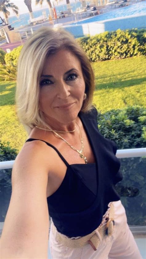 Frauen Beautiful Old Woman, Beautiful Women Pictures, Most Beautiful ...