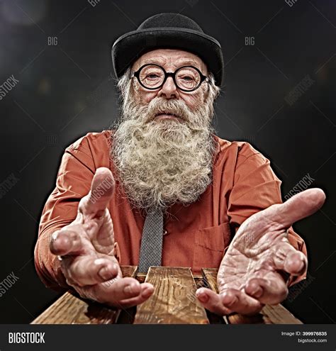 A Very Old Man Short Story 3