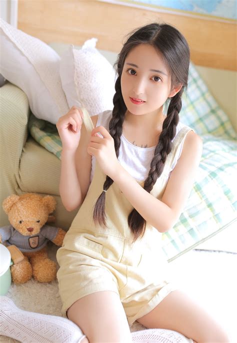 丝袜美腿美女图片写真_高挑身材性感美女写真 - 三千图片网