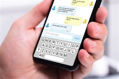 people showing message