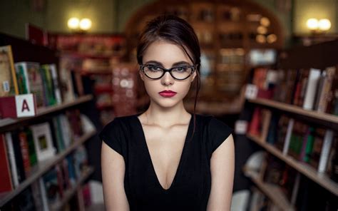 Oktyabrina Maximova : gentlemanboners