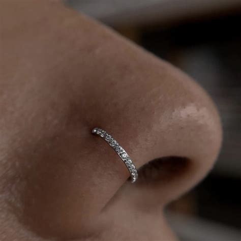 Пирсинг крыла носа (The Nostril Piercing) — Piercer.by — школа-студия ...